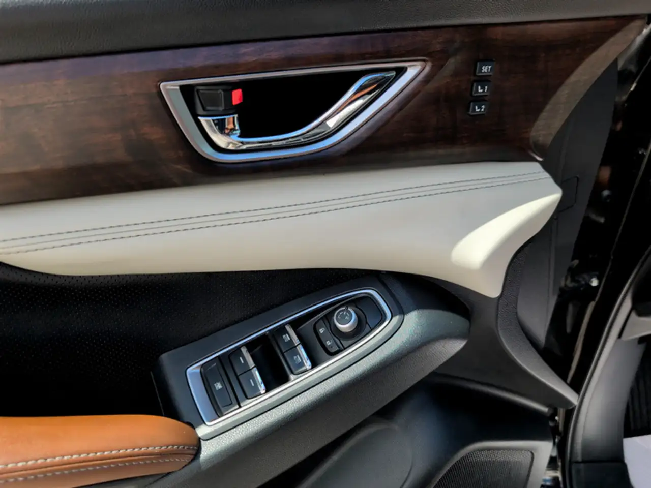 Subaru Ascent photo Subaru Ascent