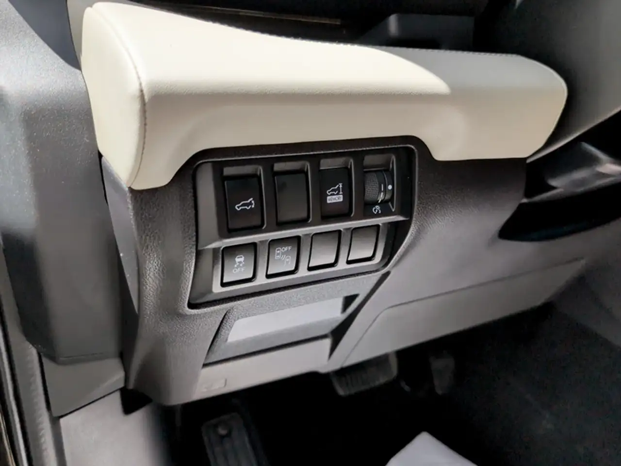 Subaru Ascent photo Subaru Ascent