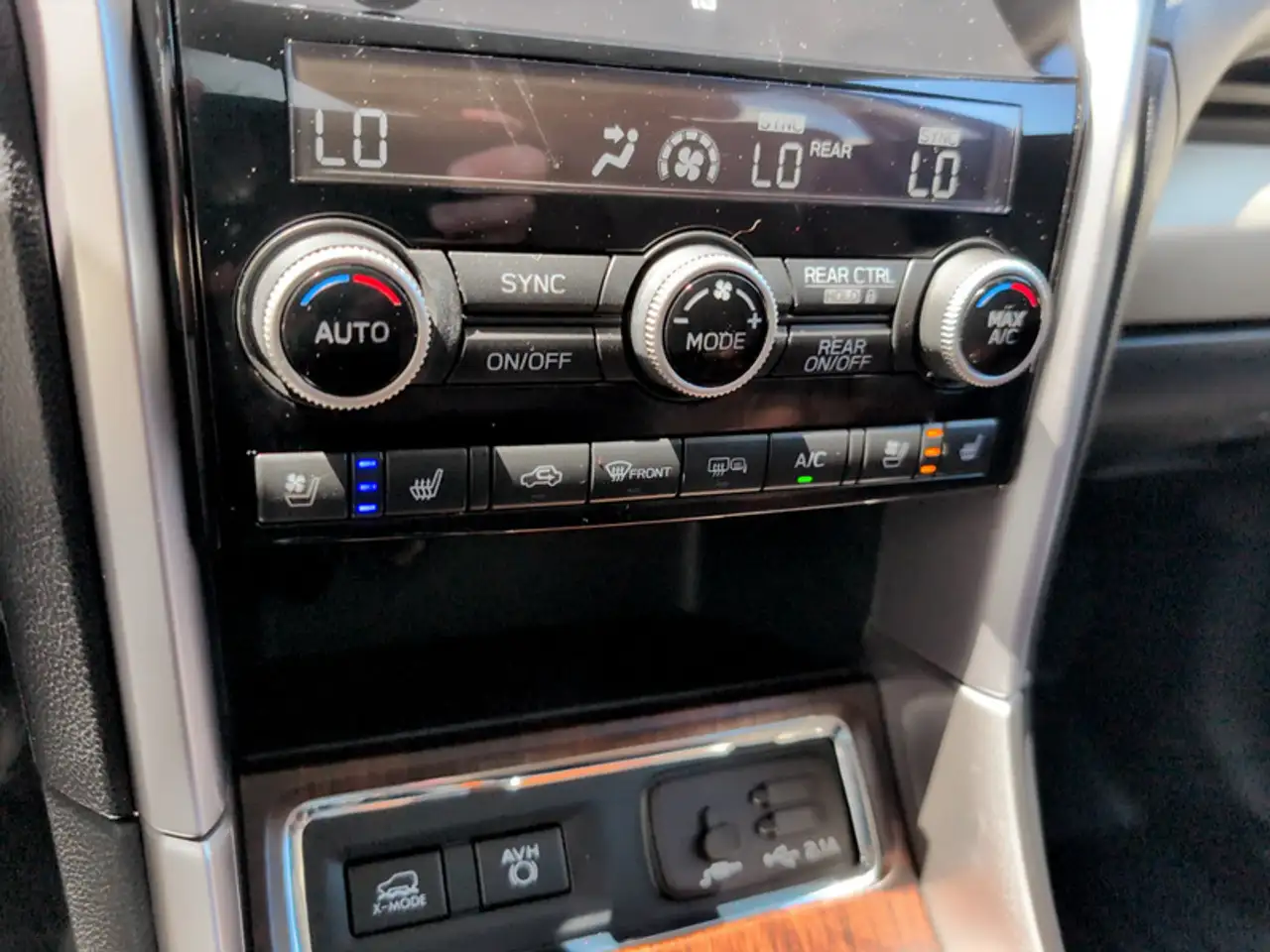 Subaru Ascent photo Subaru Ascent