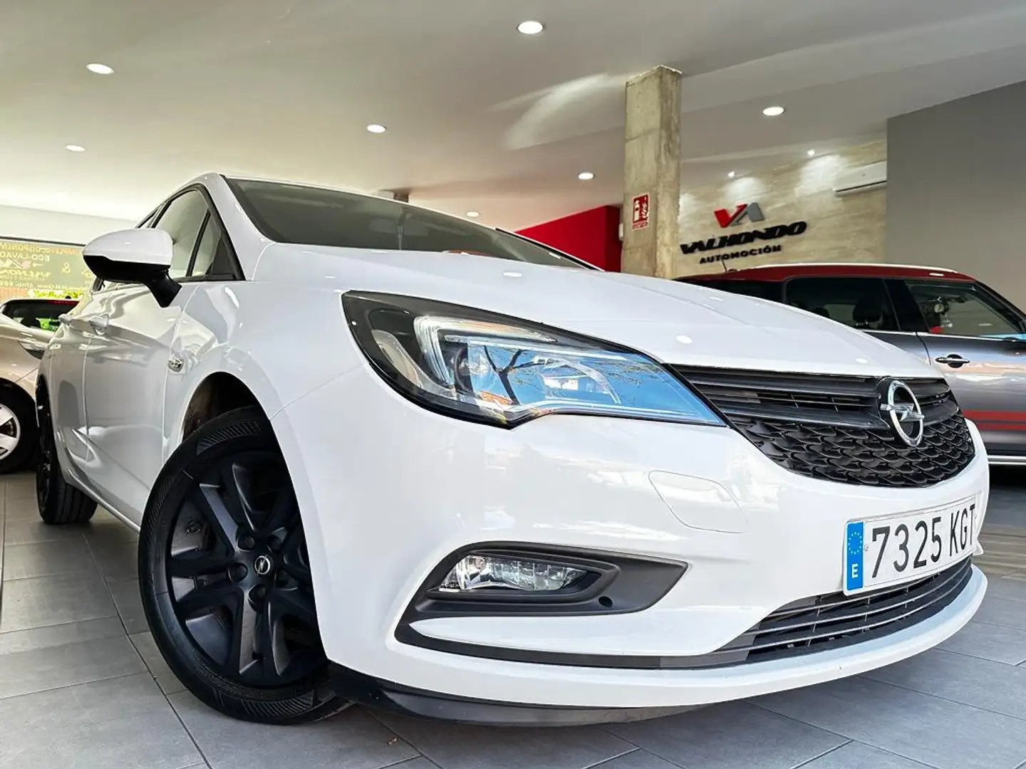 Opel Astra 1.6CDTi Business 110 Blanco - 1