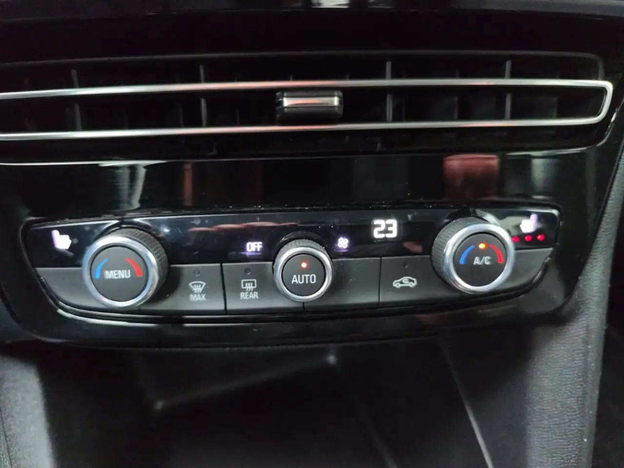 Opel Mokka Business Elegance PDCv+h Navi Klimaautom Keyless T 22