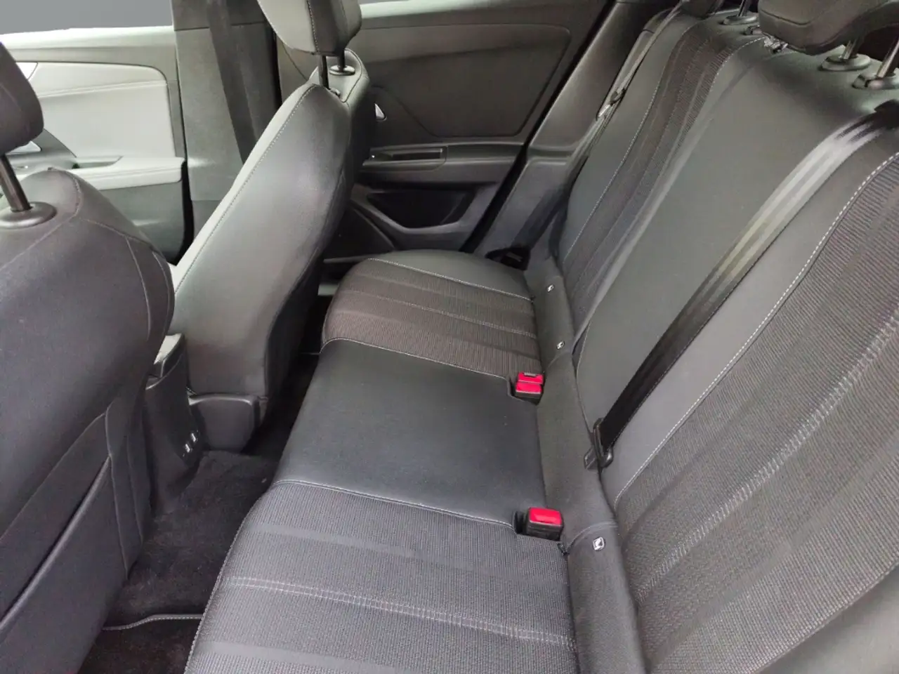 Opel Mokka Business Elegance PDCv+h Navi Klimaautom Keyless T 12
