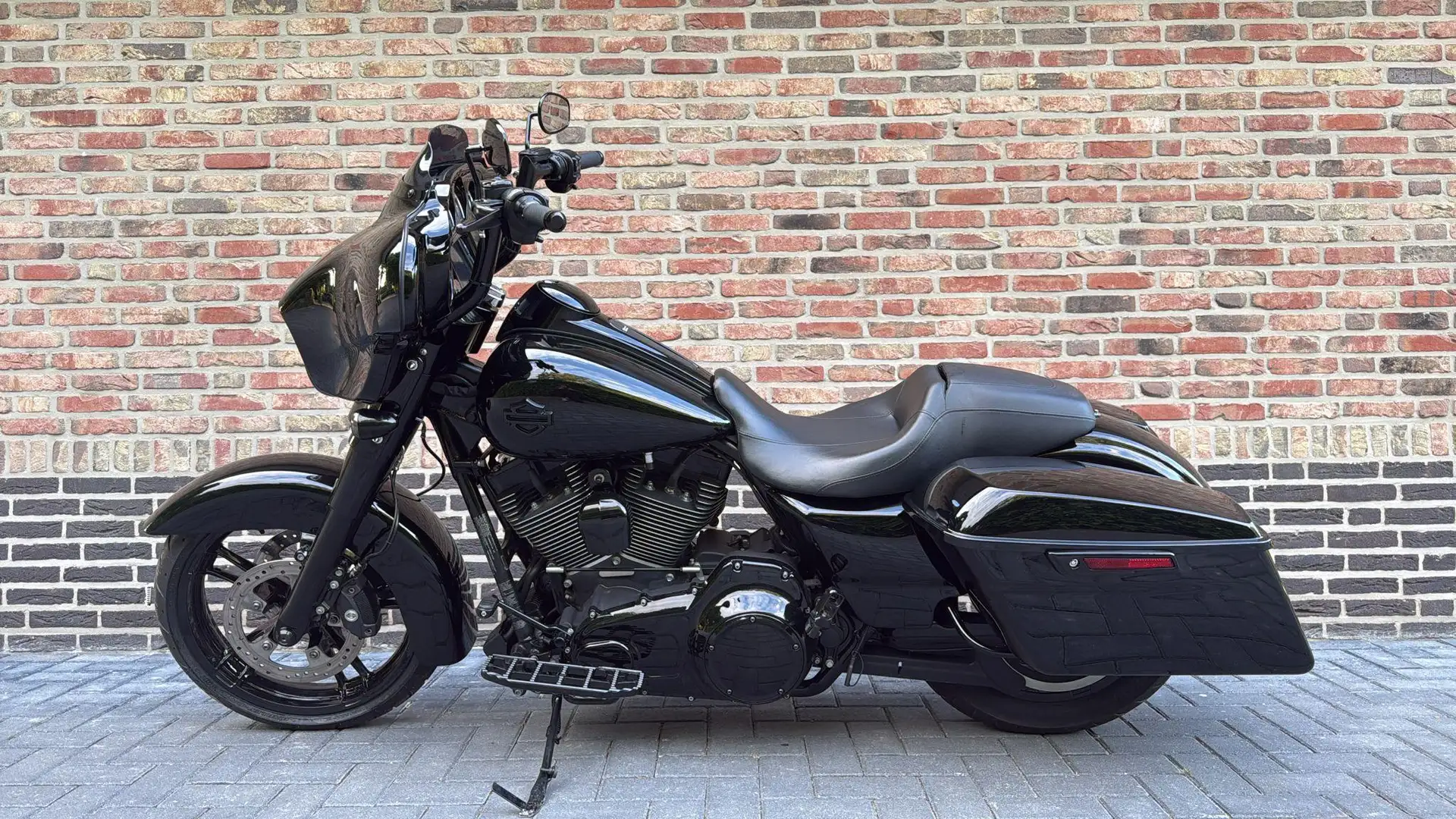 Harley-Davidson Street Glide 103 FLHXS Streetglide CVO Blackout - 1
