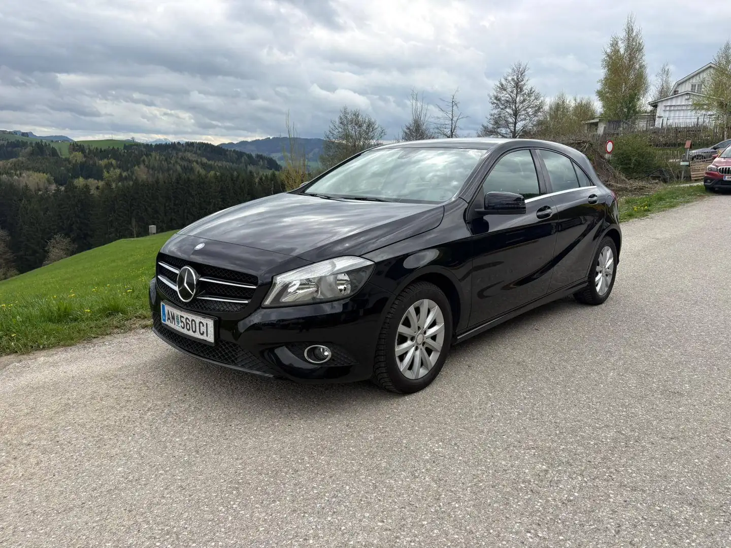 Mercedes-Benz A 180 A 180 BlueEfficiency Schwarz - 1