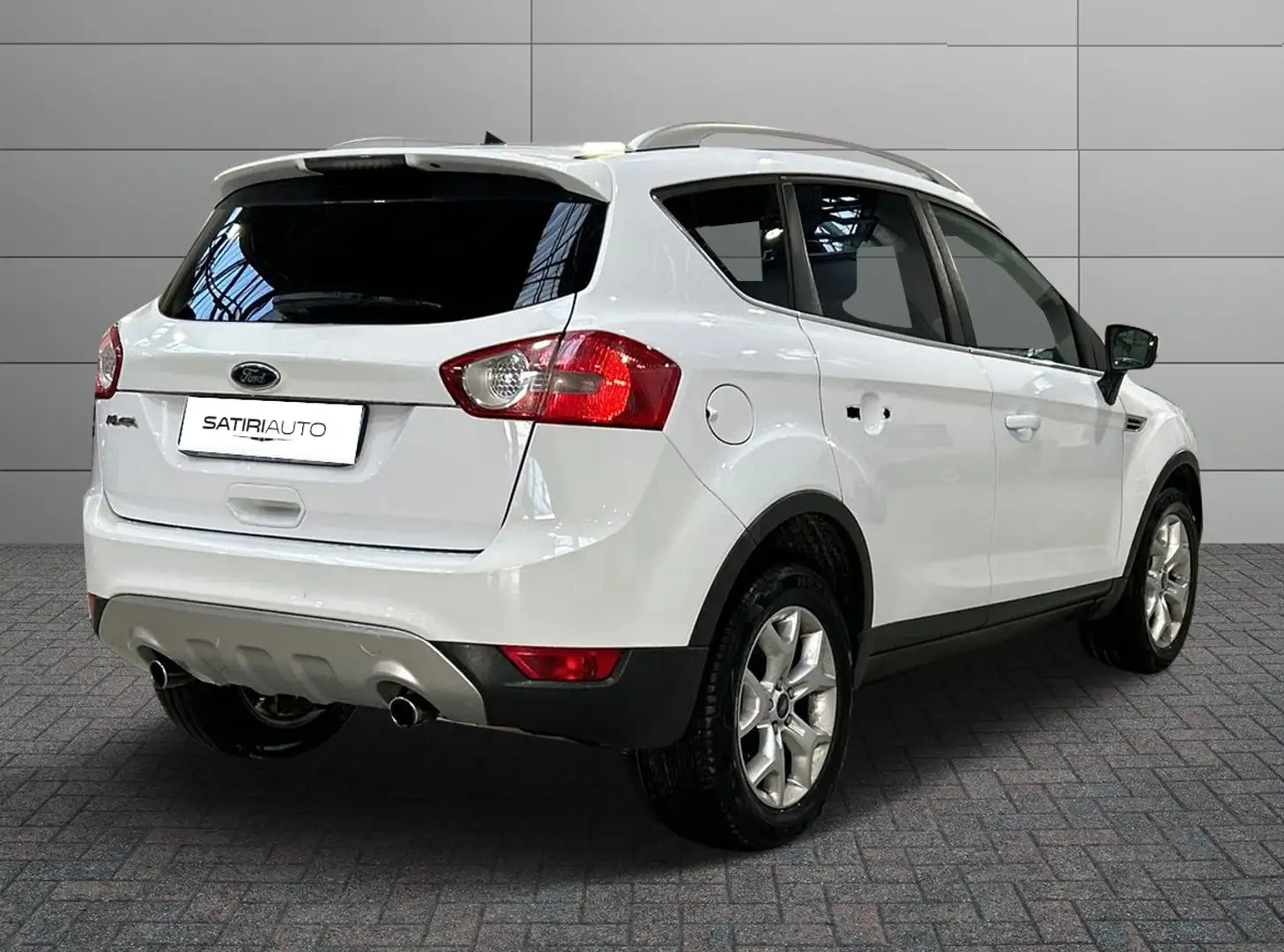 Ford Kuga 2.0 TDCi Titanium Wit - 2
