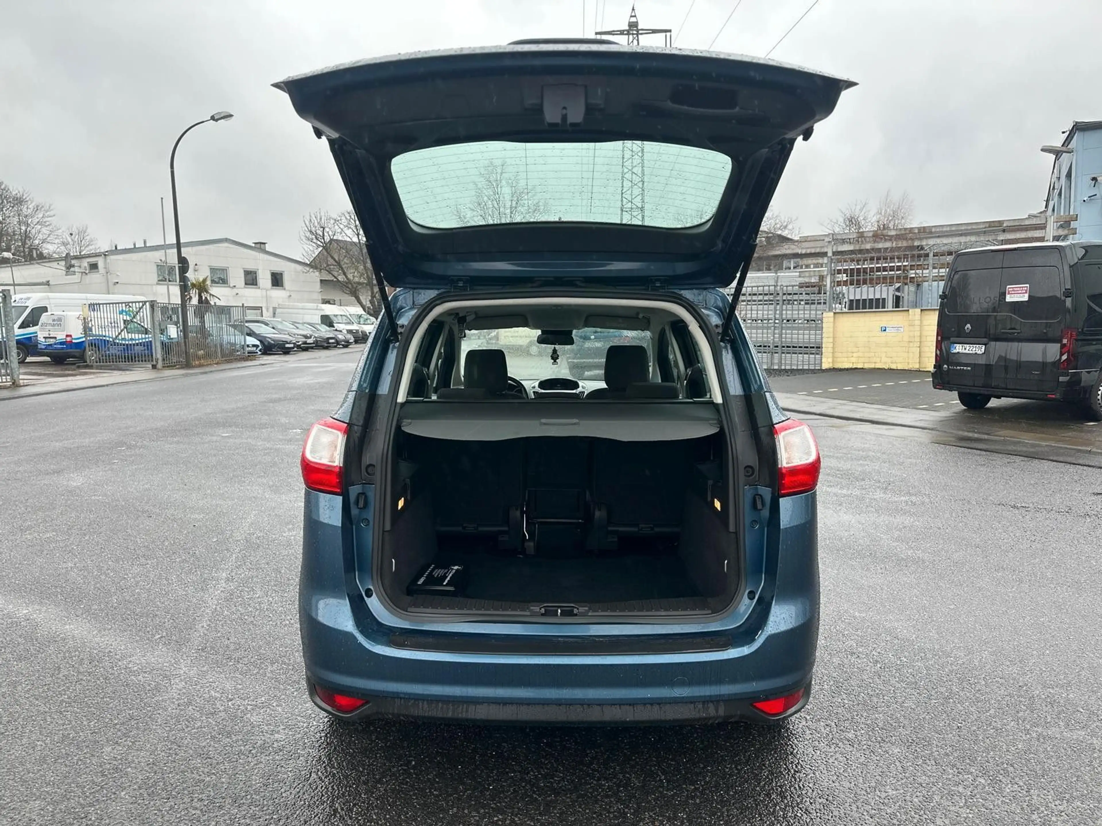 Ford Grand C-Max Grand C-MAX Trend — photo 9