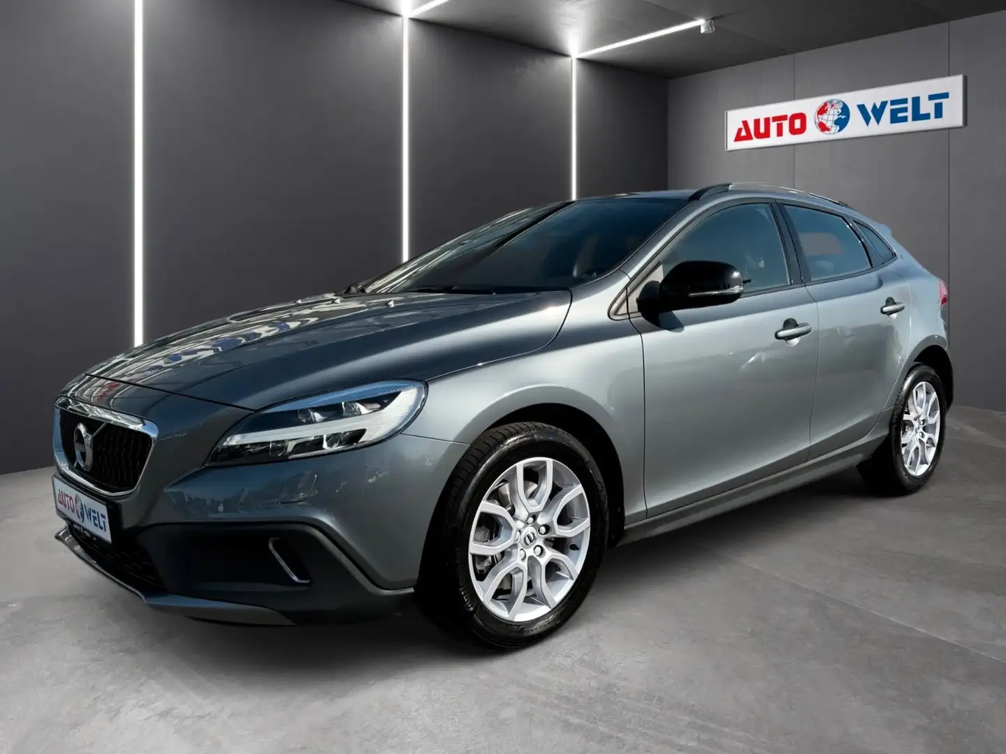 Volvo V40 Cross Country Plus AAC LED NAVI PDC PANO Gris - 1