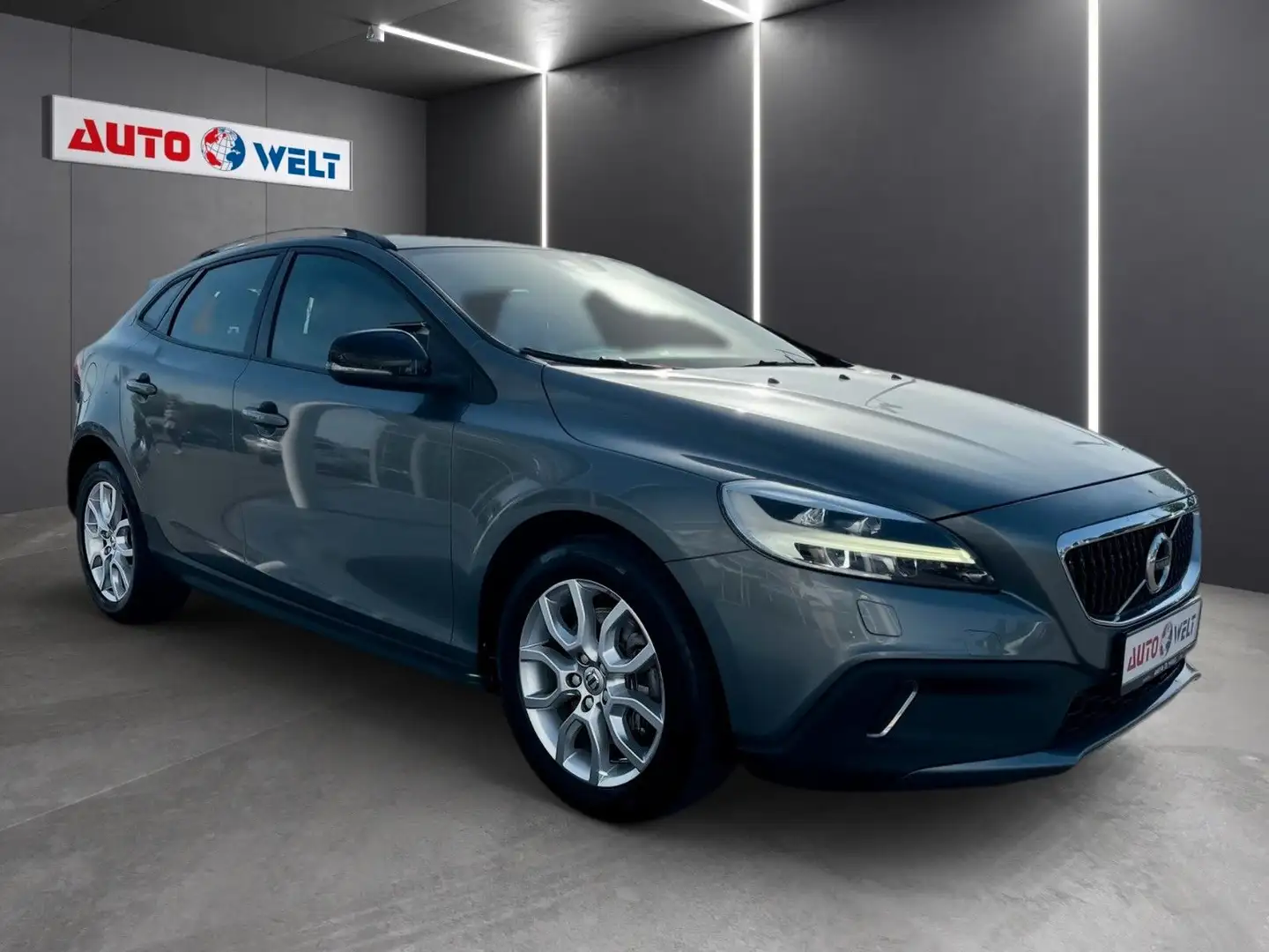 Volvo V40 Cross Country Plus AAC LED NAVI PDC PANO Gris - 2