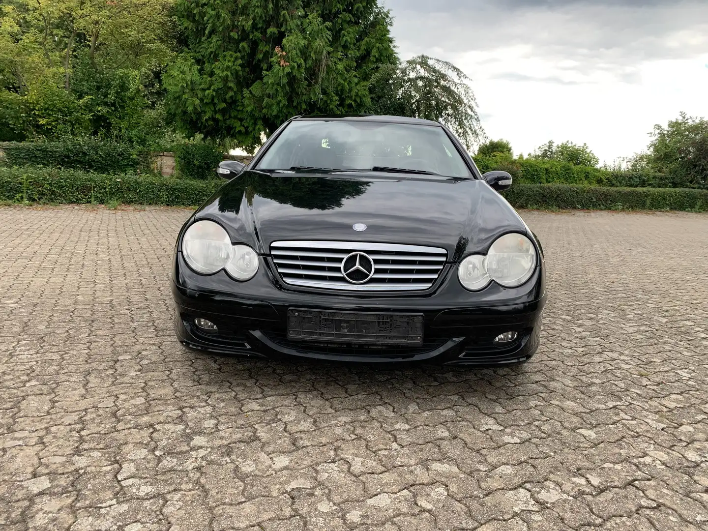 Mercedes-Benz C 230 Sportcoupe 7-G-TRONIC Sport Edition + Černá - 2
