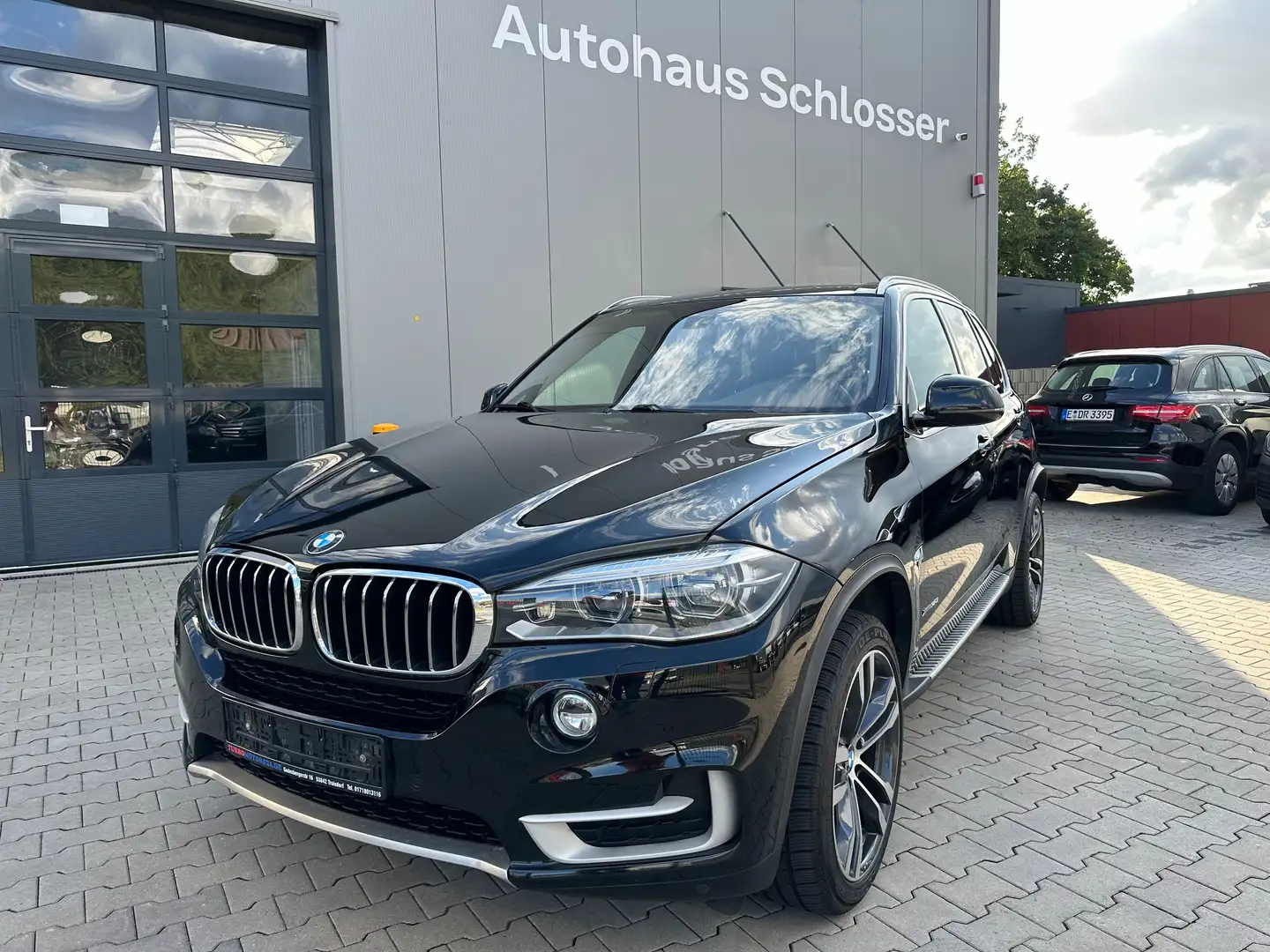 BMW X5 xDrive 35 i Noir - 1