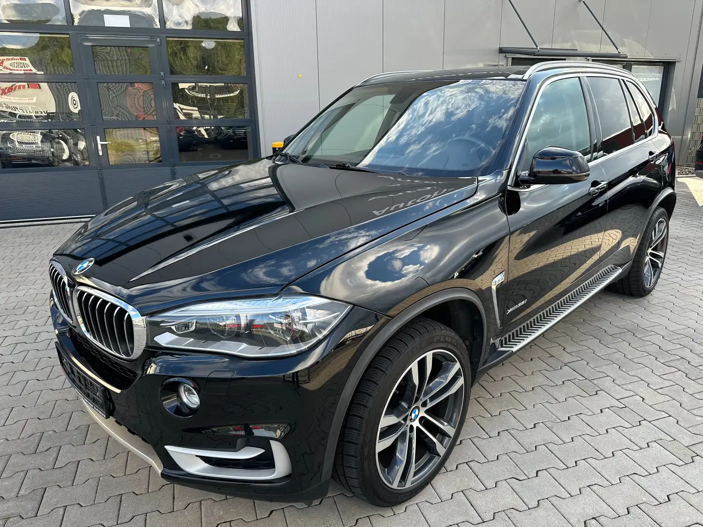 BMW X5 xDrive 35 i Noir - 2