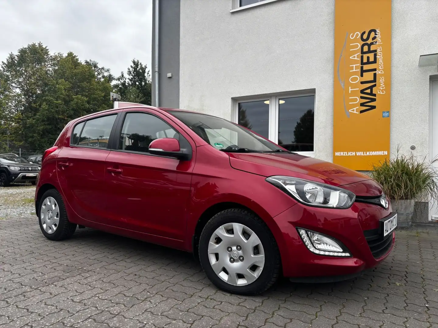 Hyundai i20 = Automatik - Sitzheizung - Ganzjahresreifen - 1