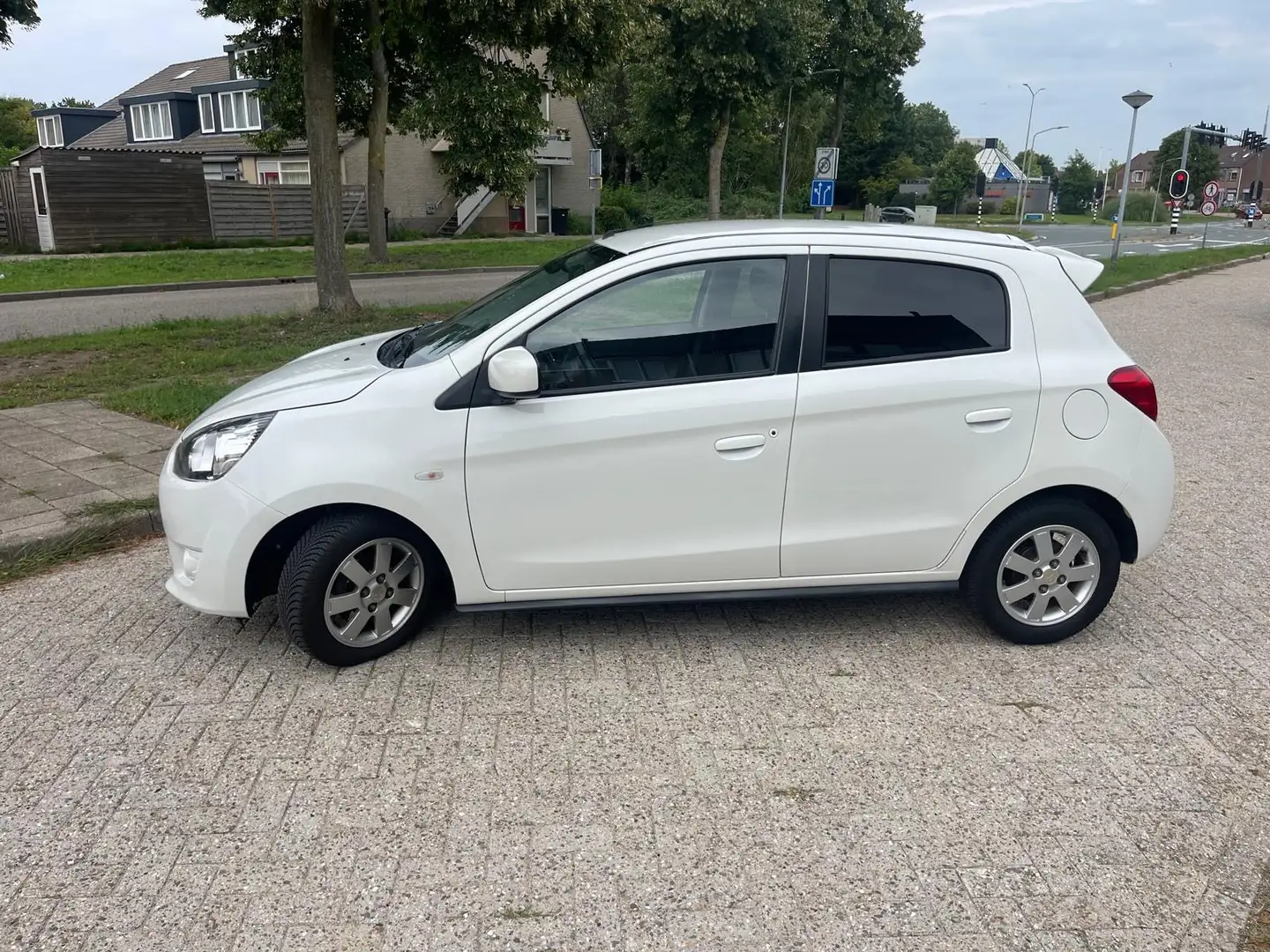 Mitsubishi Space Star 1.0 Intense Wit - 1