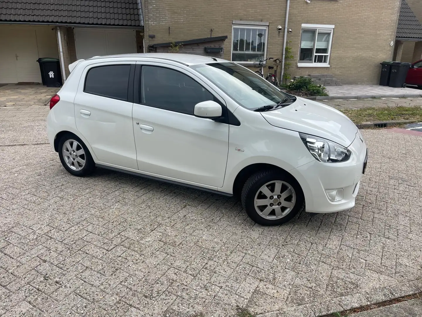 Mitsubishi Space Star 1.0 Intense Wit - 2