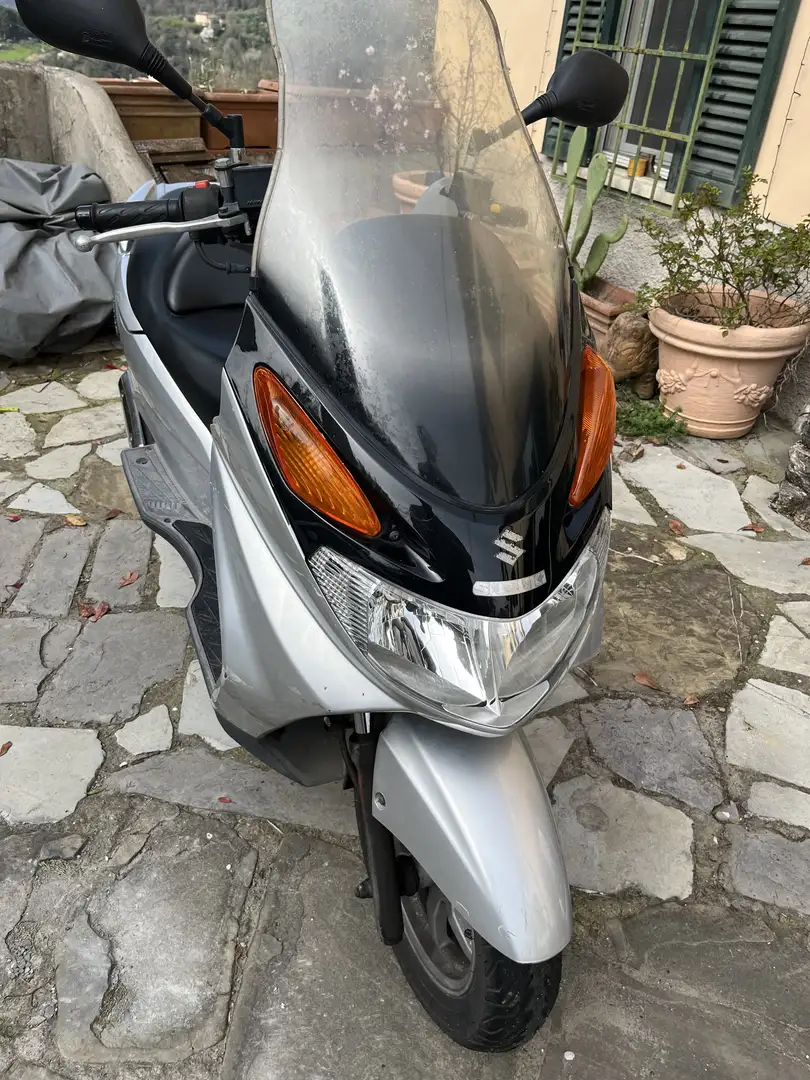 Suzuki Burgman 150 Plateado - 2