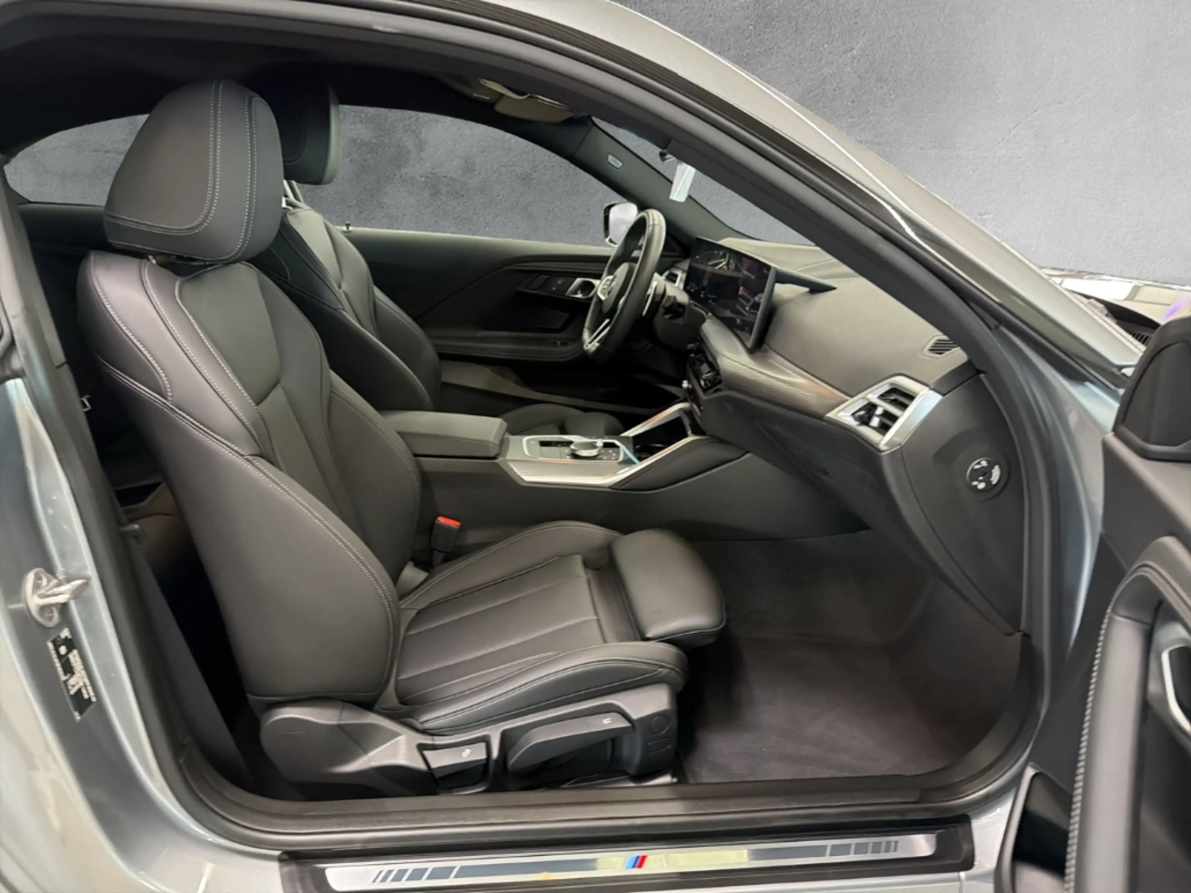 BMW 230 M Sport i Coupe M Sport — photo 11