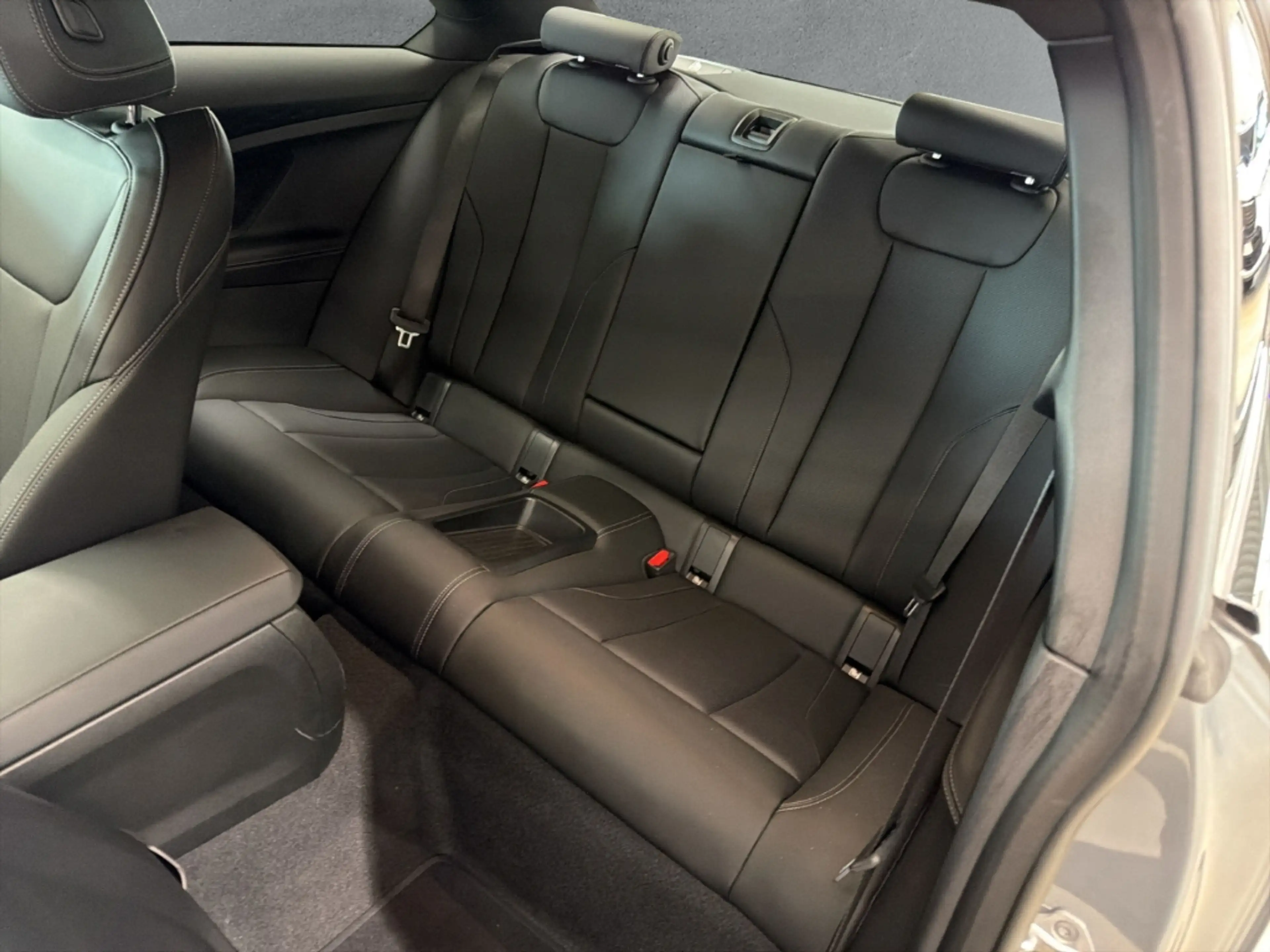 BMW 230 M Sport i Coupe M Sport — photo 13