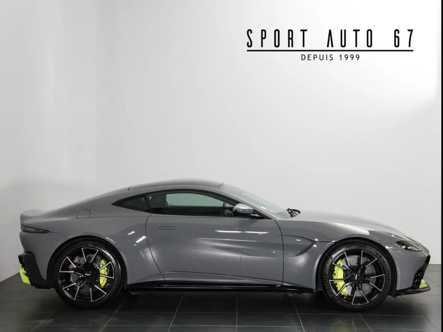Aston Martin V8 4.0 L BI TURBO - 2