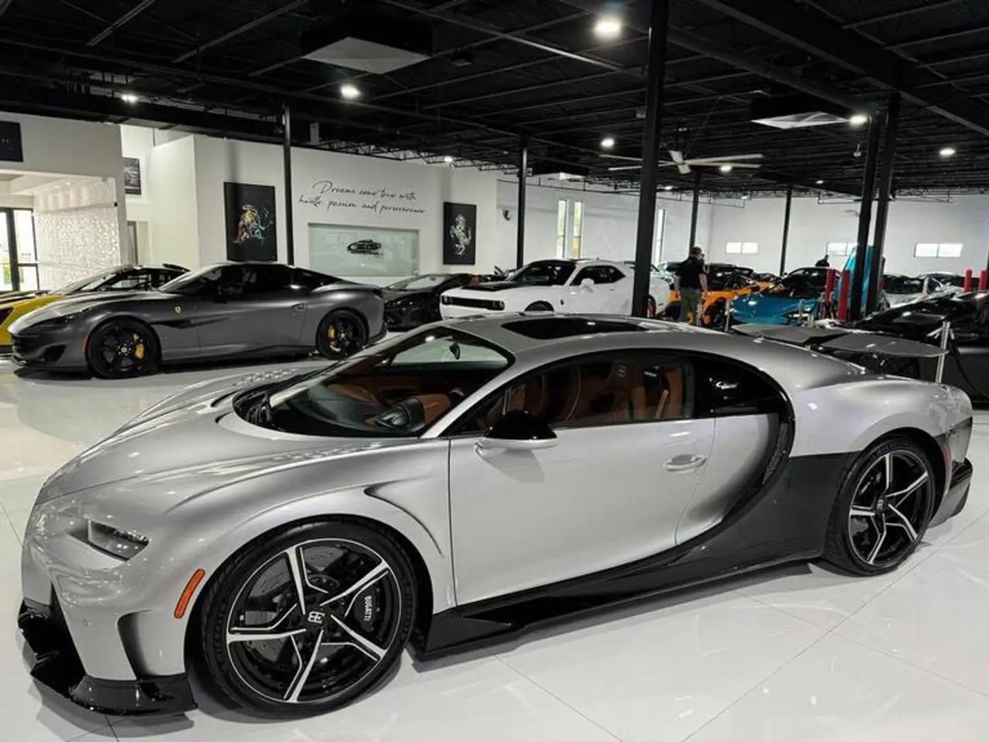 Bugatti Chiron CHIRON SUPER SPORT 8.0 W16 1600HP Stříbrná - 1