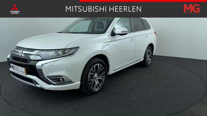 Mitsubishi Outlander 2.4 PHEV Intense+ | Trekhaak | Dealer onderhouden