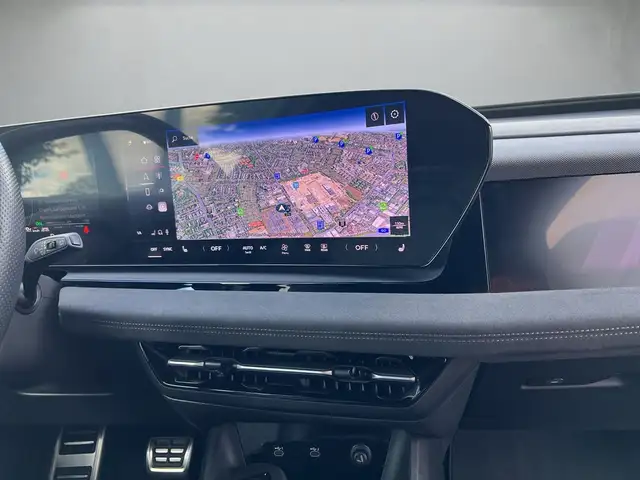 Audi Q6 view 11