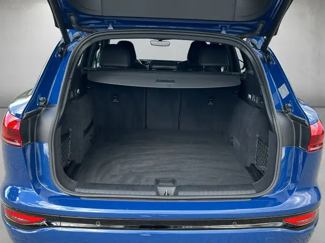Audi Q6 view 6