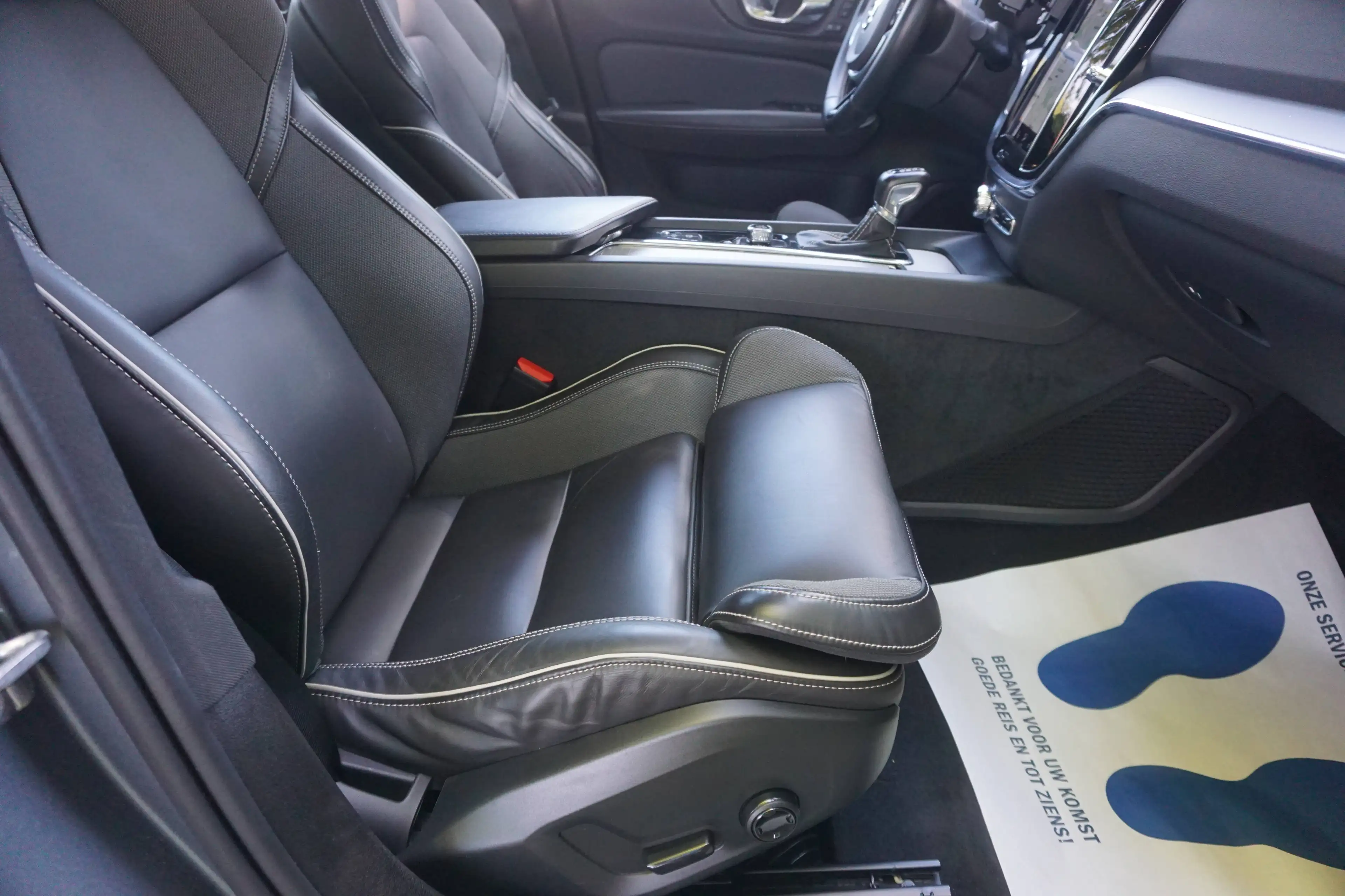 Volvo S60 S60 2.0 T4 Kinetic R-Design-Cam-Navi-Keyless-LijnA-DodeH-Garantie — photo 7