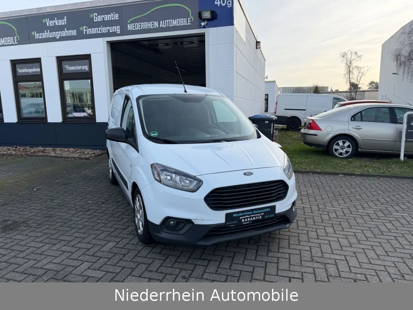 Ford Transit Courier Trend 1.Hand+Navi+Bluetooth+PDC Blanc - 1