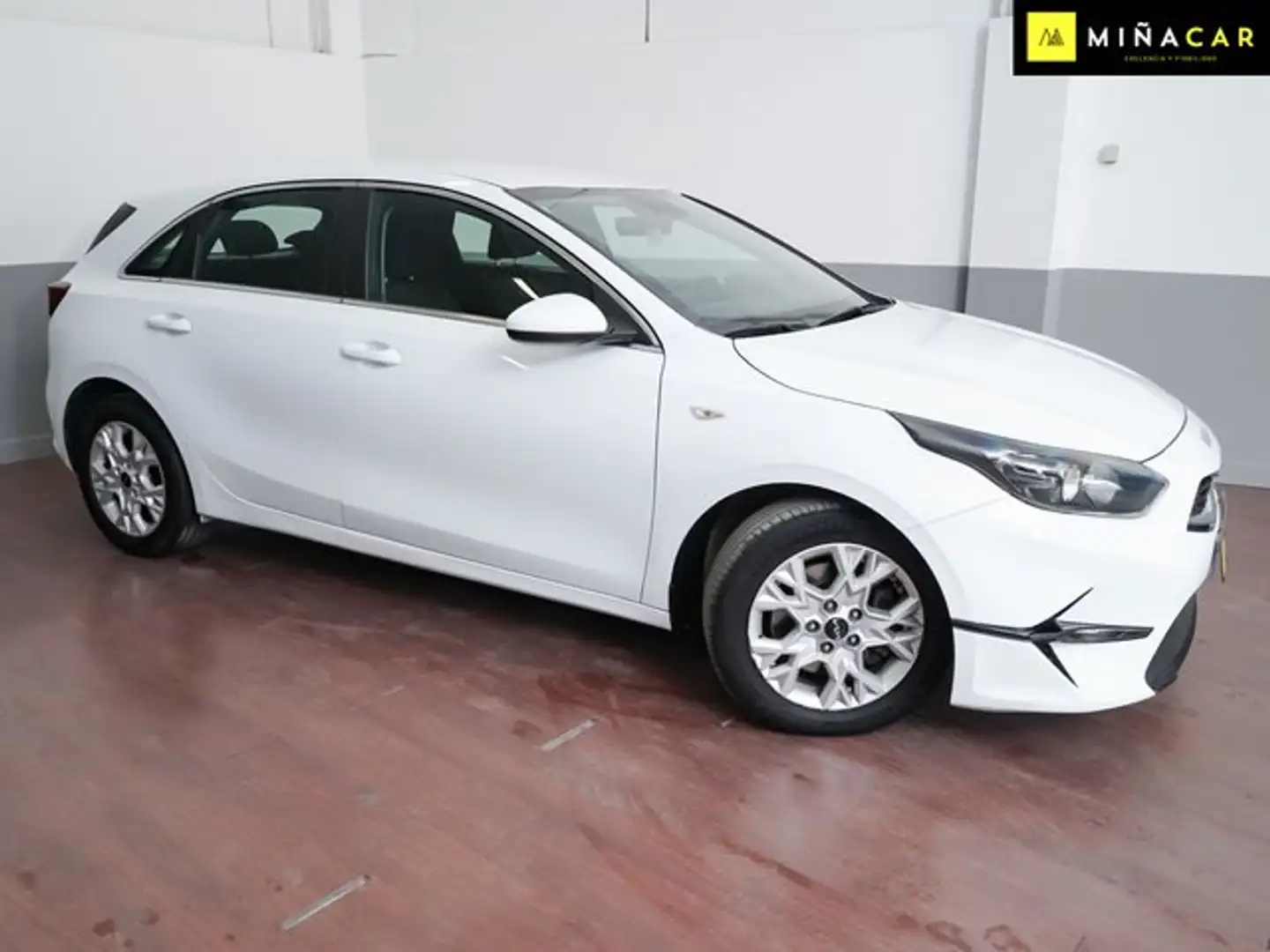 Kia Ceed / cee'd 1.0 MHEV Eco-Dynamics Drive DCT 120 Weiß - 2