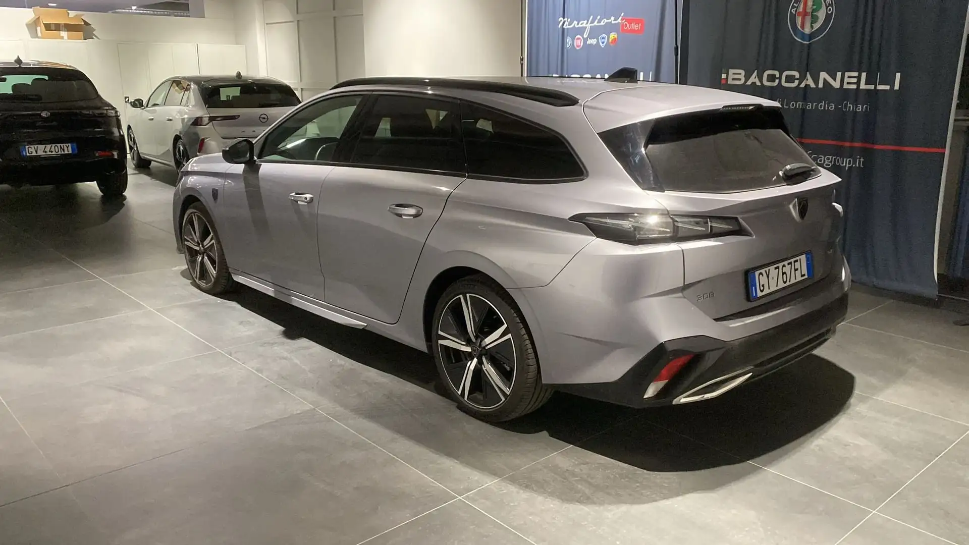 Peugeot 308 308 Hybrid 136 e-DCS6 SW GT Grau - 2