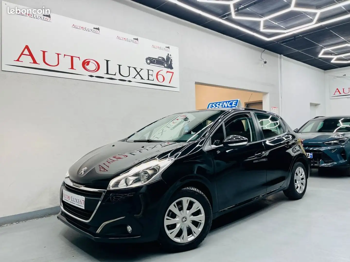 Peugeot 208 1.2 e-VTi 82 CH 4 CV GPS Sièges Chauffants Régulat Zwart - 1