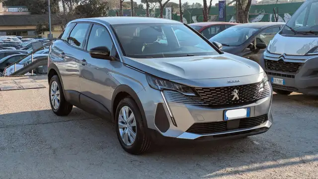 Peugeot 3008 view 4