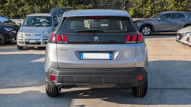 Peugeot 3008 view 6