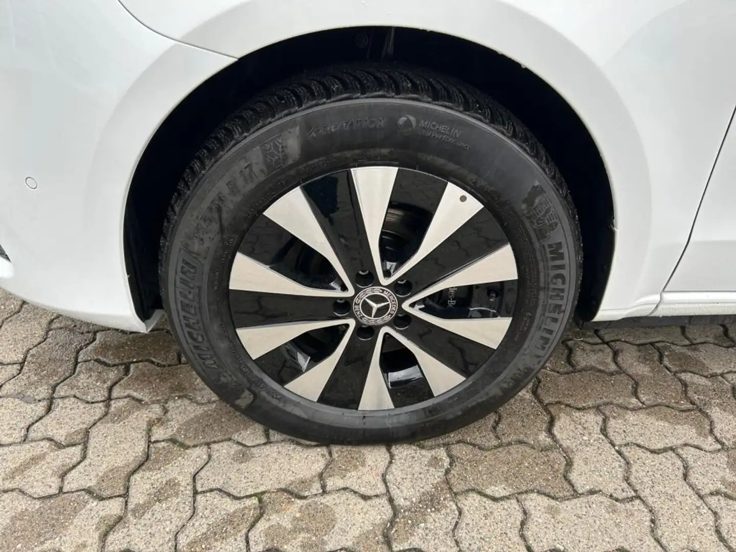 Mercedes-Benz V 250 d 4MATIC STHZG+LED+AHK+KAMERA+NAVI Weiß - 2