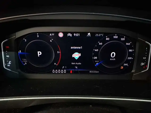 Volkswagen Tiguan view 11