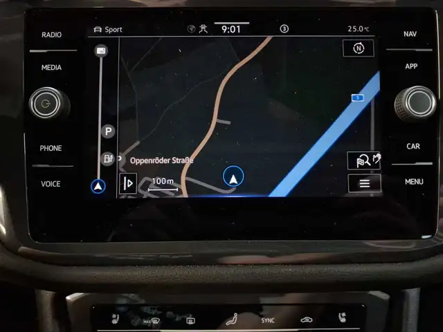 Volkswagen Tiguan view 12