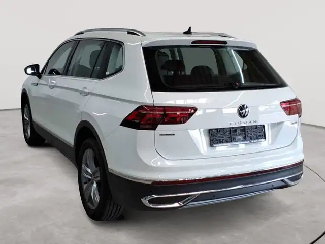 Volkswagen Tiguan view 5