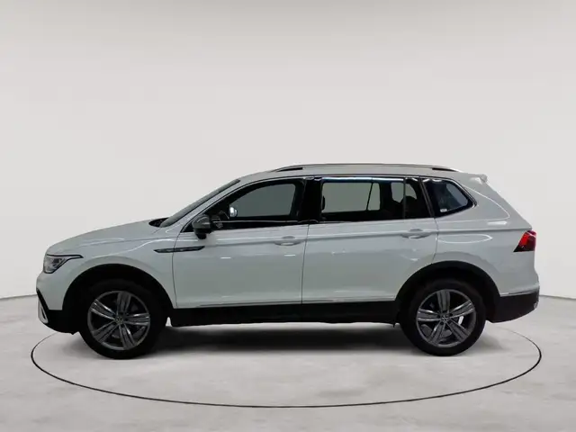 Volkswagen Tiguan view 6