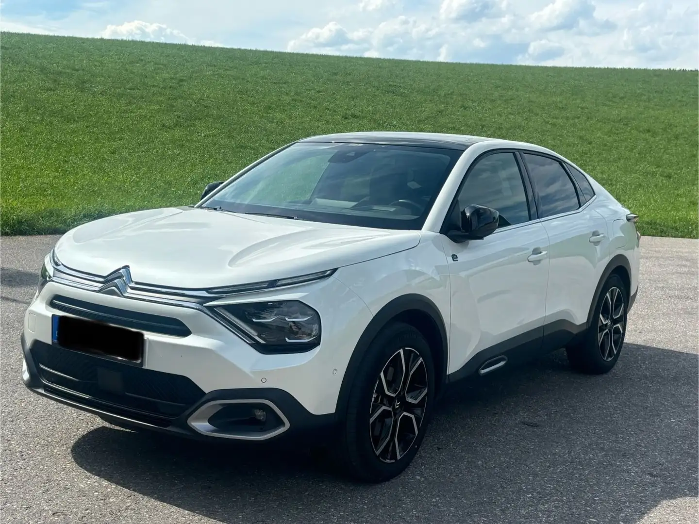 Citroen C4 X ë- Shine / Panorama Weiß - 2
