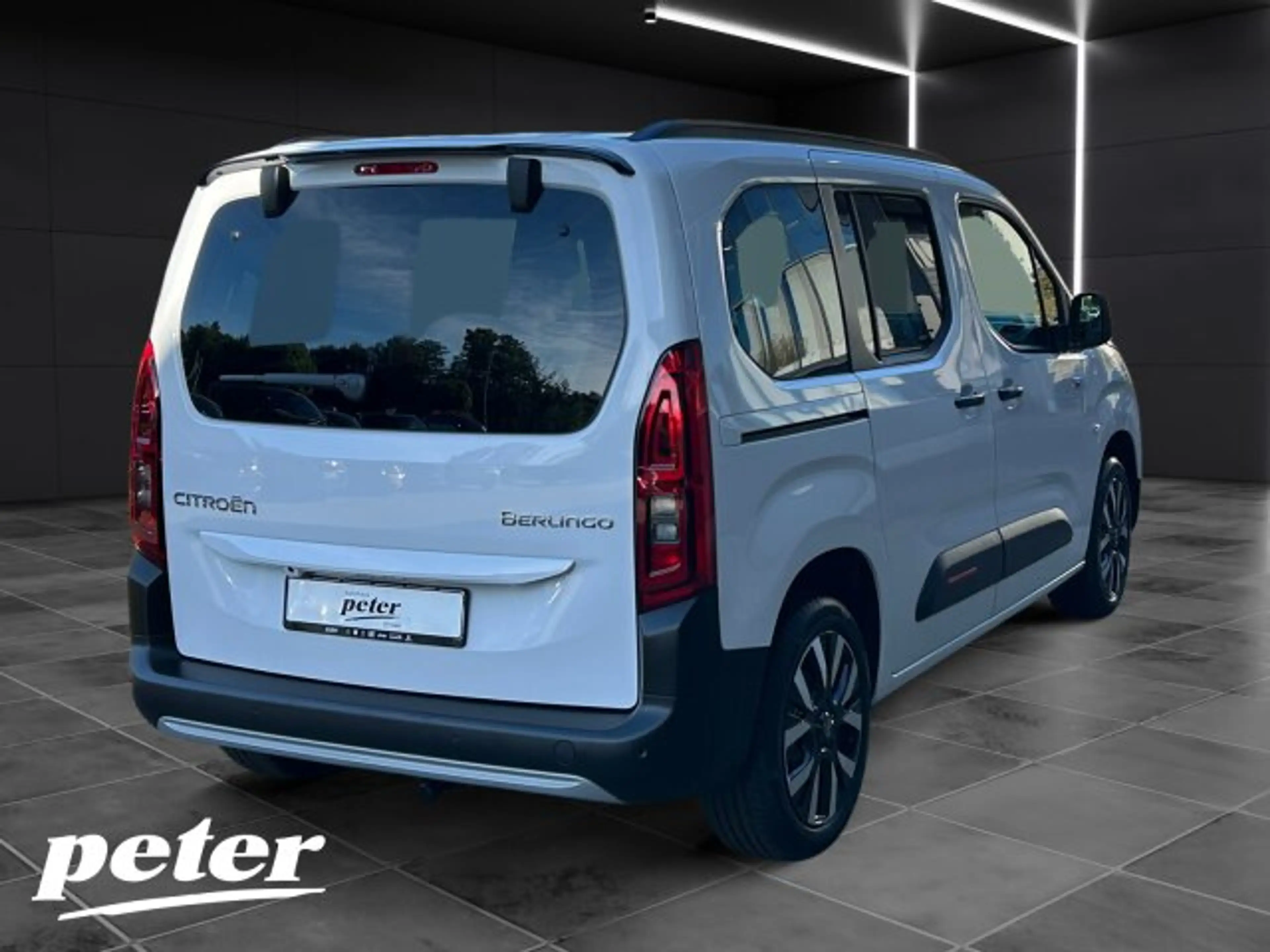 Citroen Berlingo Berlingo MAX 130 M BAR +180°Kamera+Holiday+Navi+ — photo 4