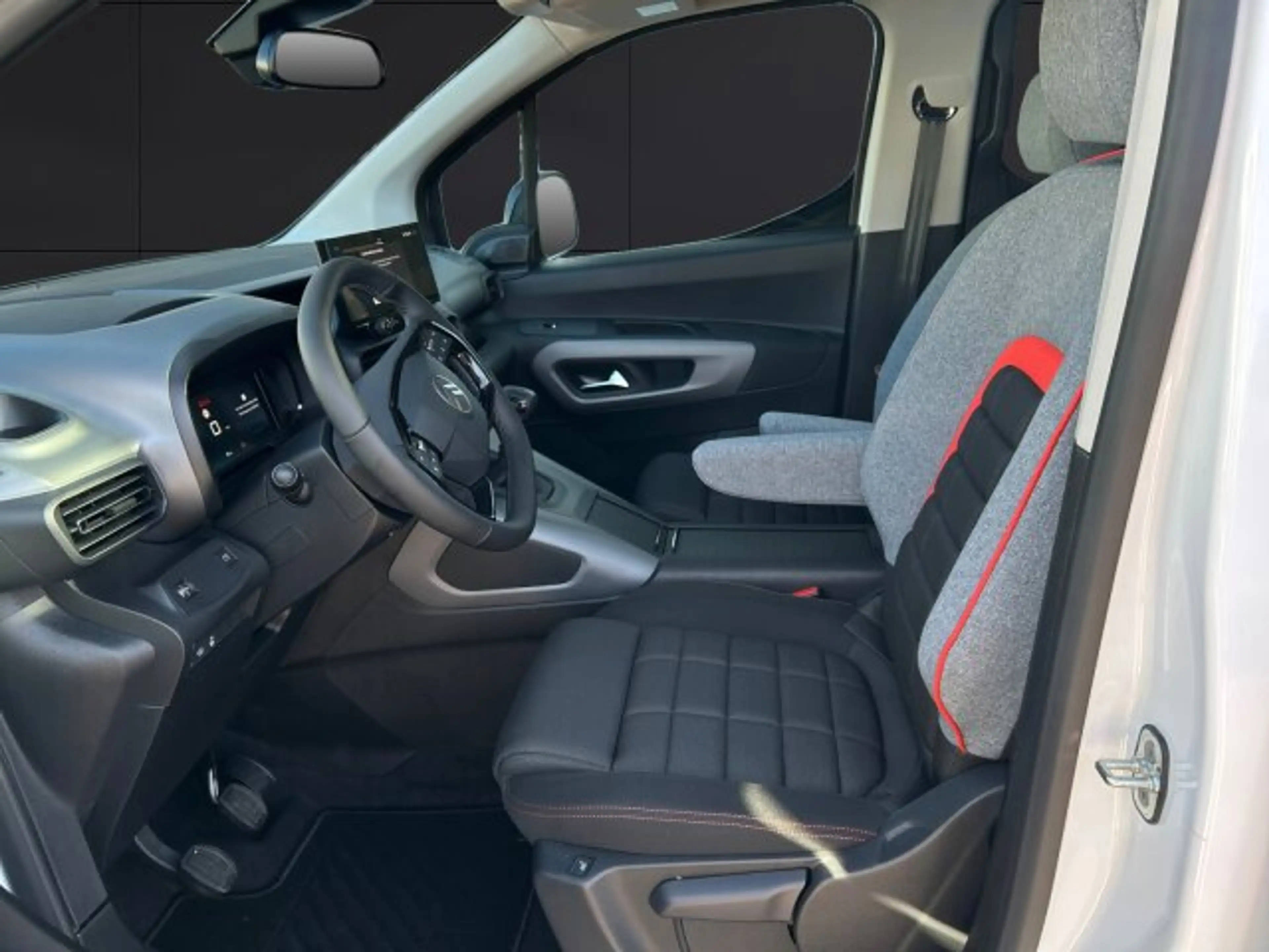 Citroen Berlingo Berlingo MAX 130 M BAR +180°Kamera+Holiday+Navi+ — photo 8