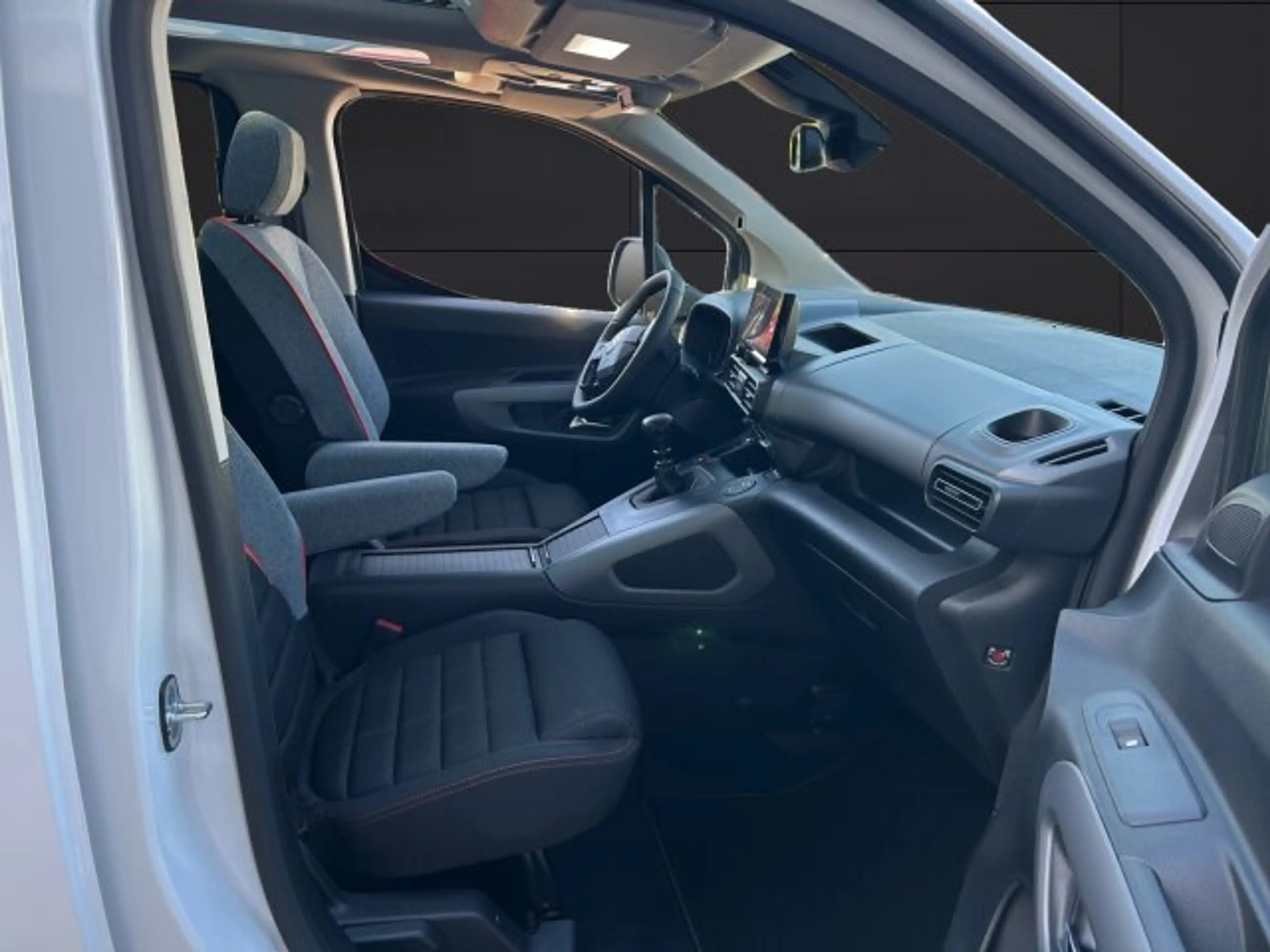Citroen Berlingo Berlingo MAX 130 M BAR +180°Kamera+Holiday+Navi+ — photo 14