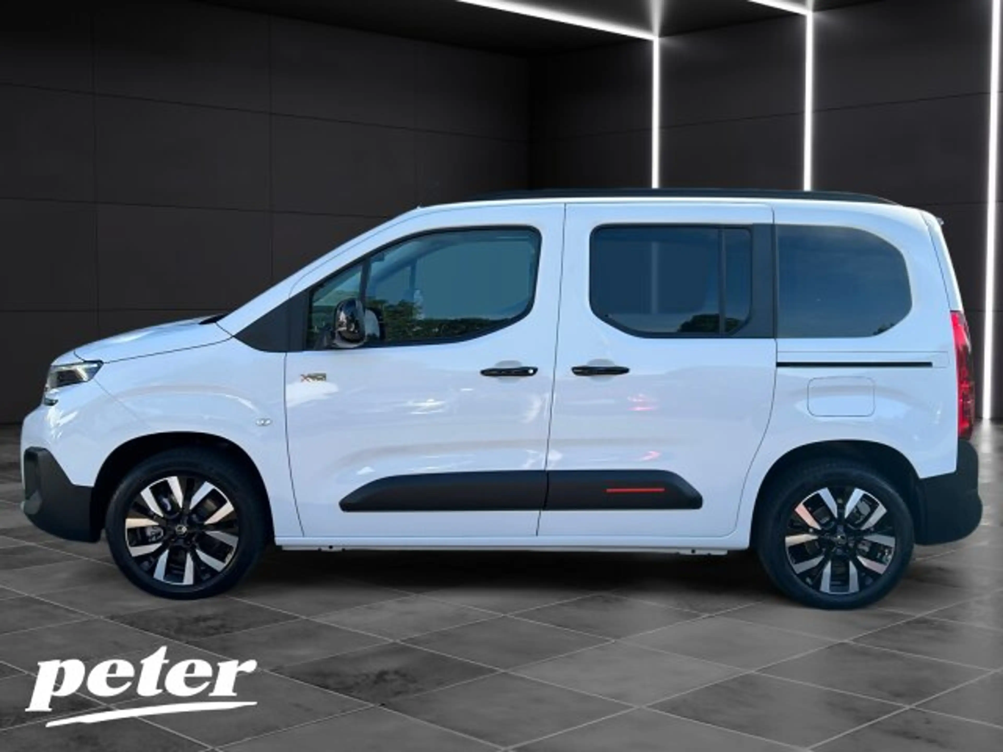 Citroen Berlingo Berlingo MAX 130 M BAR +180°Kamera+Holiday+Navi+ — photo 2