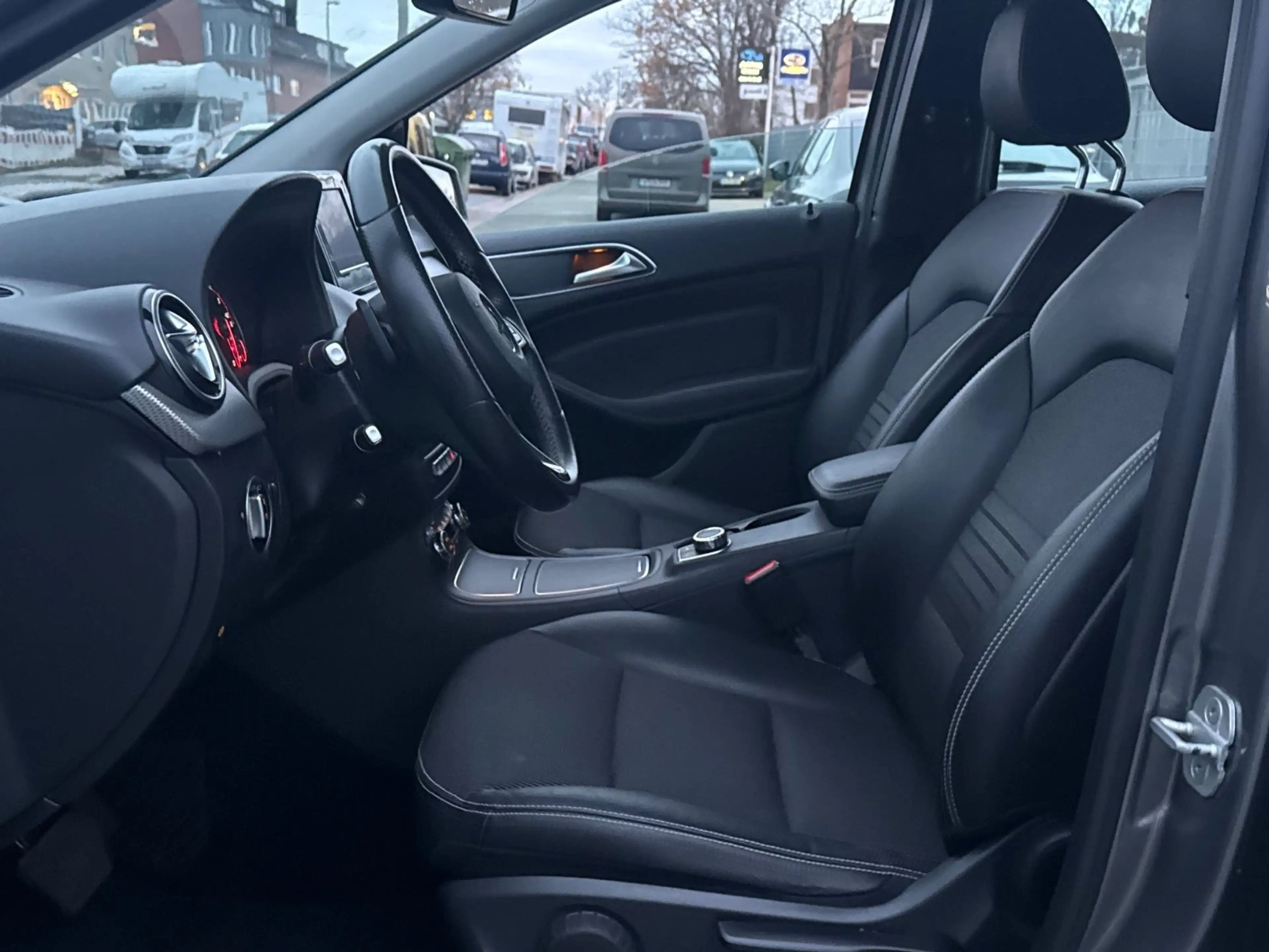 Mercedes-Benz B 200 d Urban*Automatik*Kamera*Euro6*2HD*Euro6 — photo 7