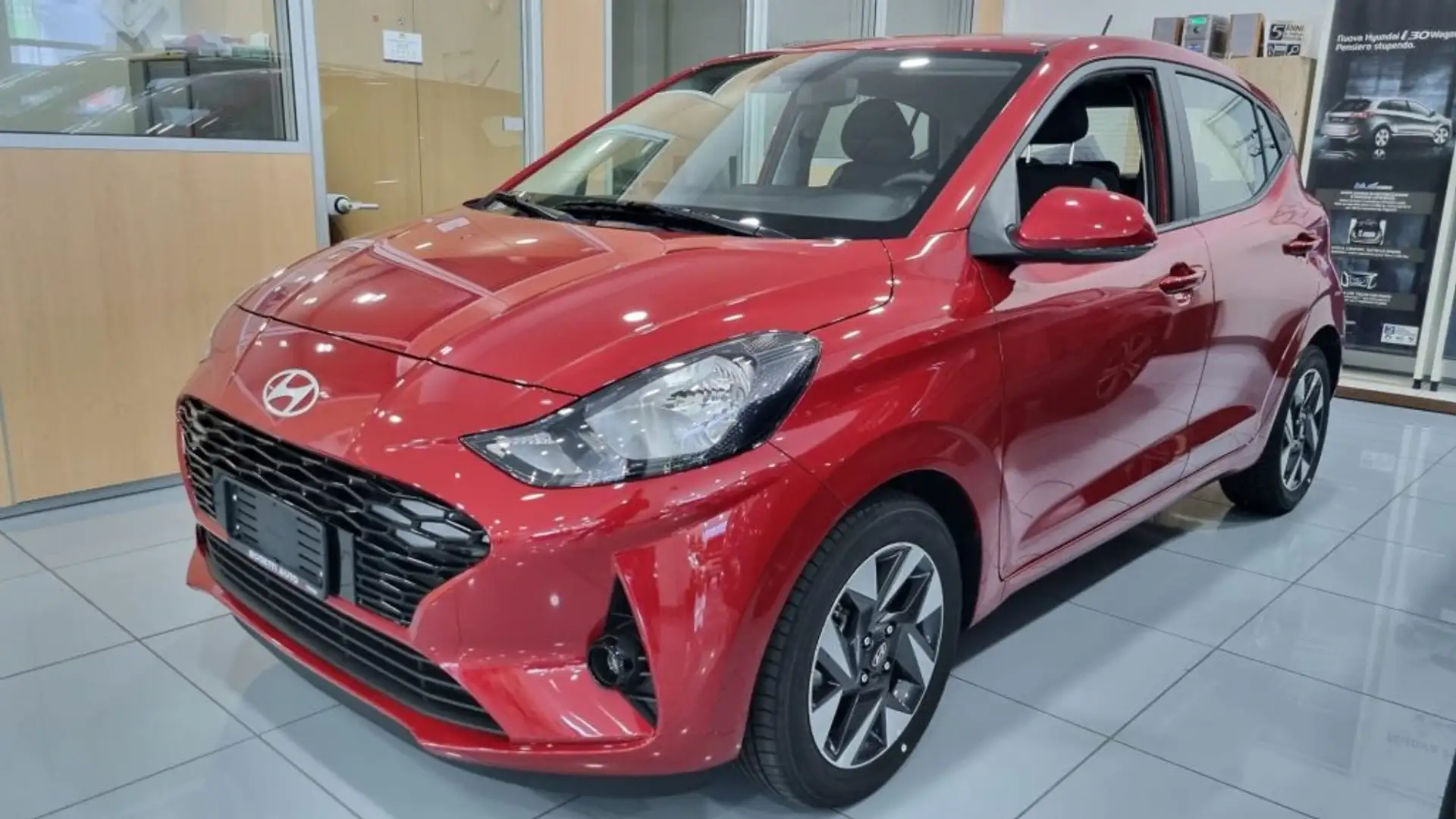 Hyundai i10 1.0 MPI Connectline Rosso - 1