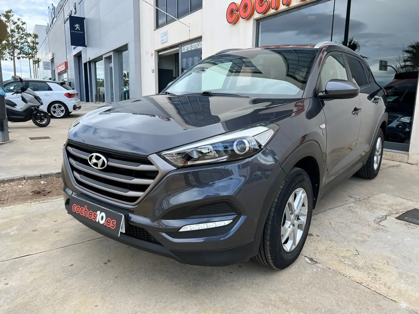 Hyundai TUCSON 1.6 GDI BE Essence 4x2 Grau - 2