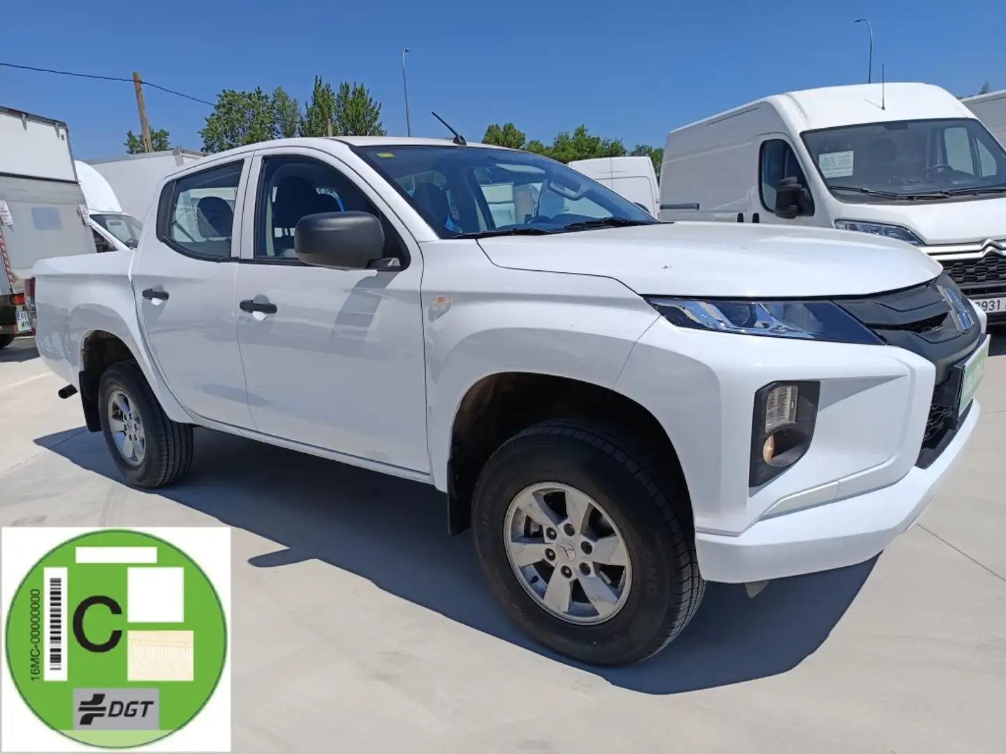 Mitsubishi L200 2.2DI-D Doble Cabina M-PRO Blanco - 1