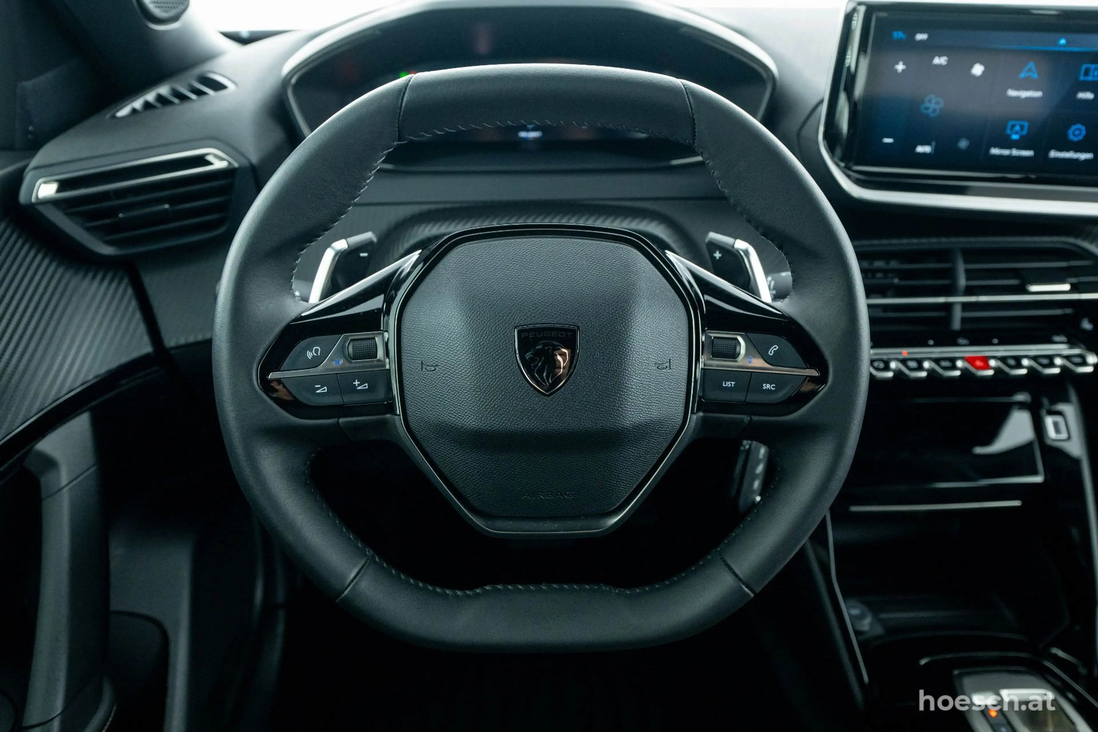 Peugeot 2008 Puretech 130 Allure Aut. NAVI ACC KAMERA ++ — photo 6