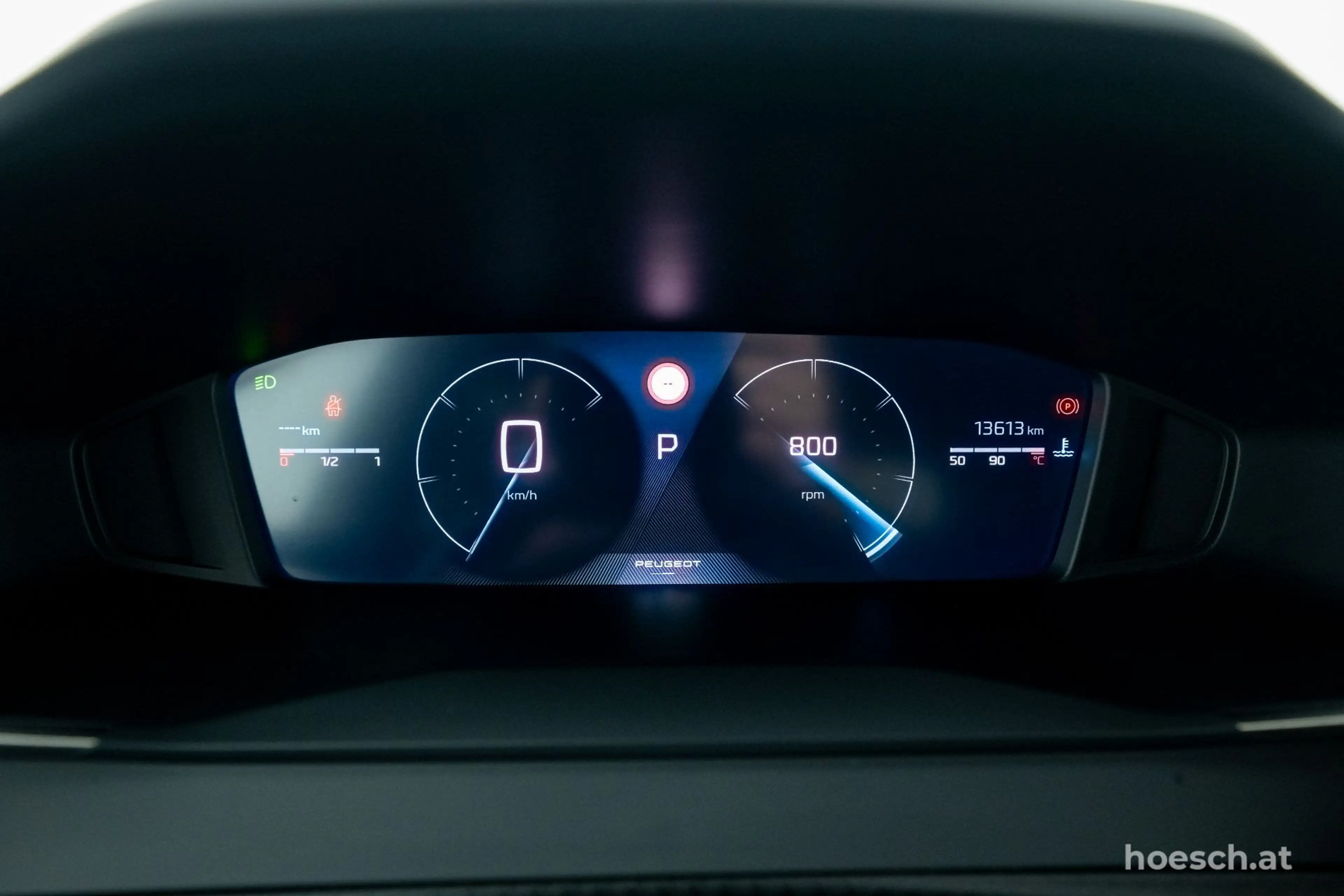 Peugeot 2008 Puretech 130 Allure Aut. NAVI ACC KAMERA ++ — photo 10