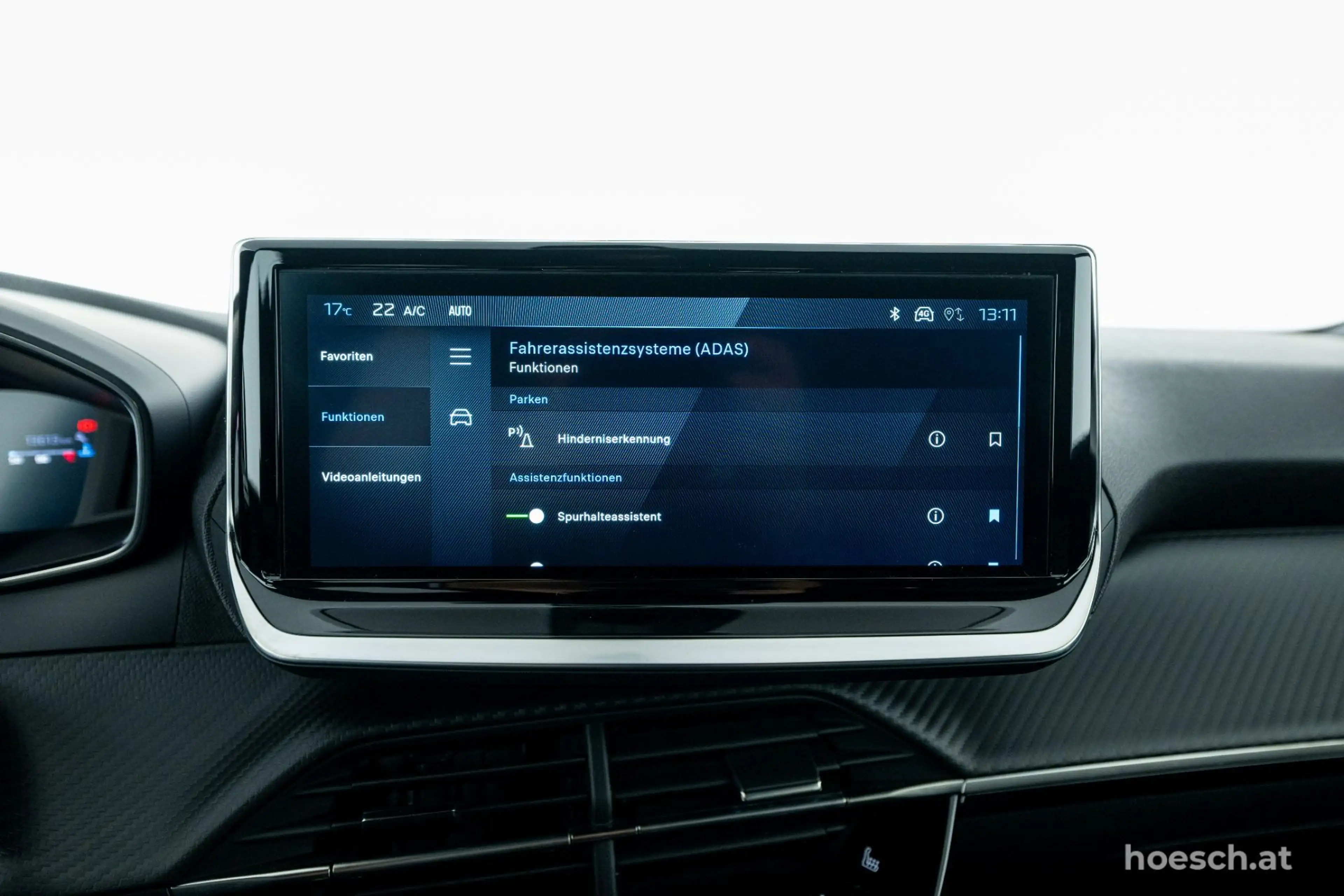 Peugeot 2008 Puretech 130 Allure Aut. NAVI ACC KAMERA ++ — photo 13
